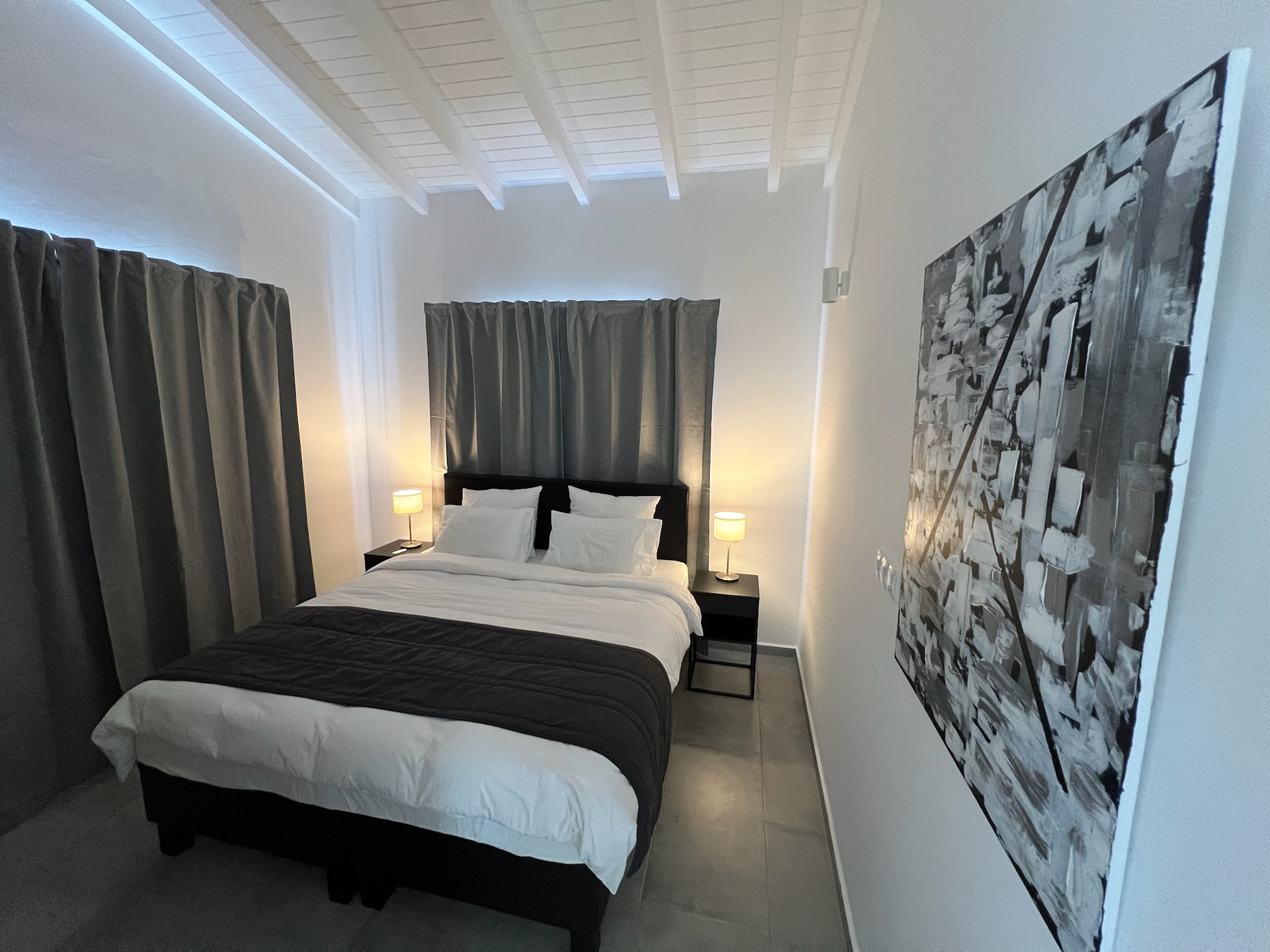 Master bedroom at Residencia Kadushi